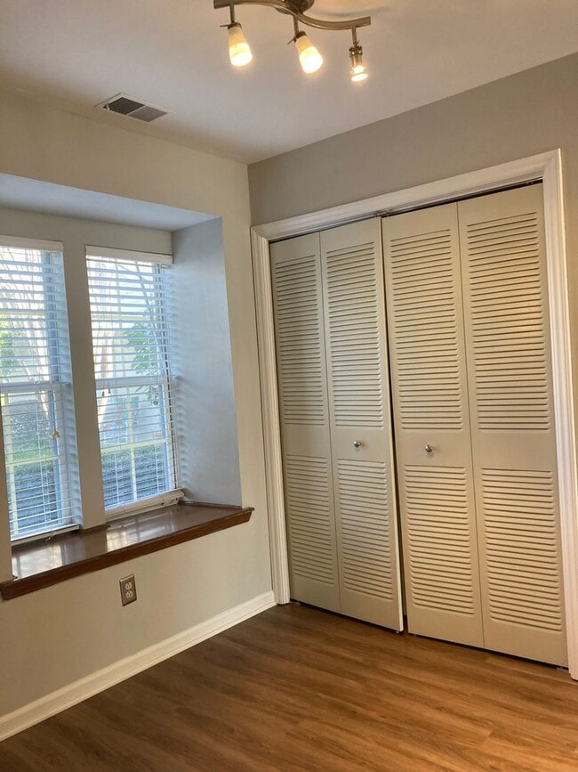 Building Photo - South Charlotte Townhome for Immediate Move in! *50% off the first month with a 12 month lease*