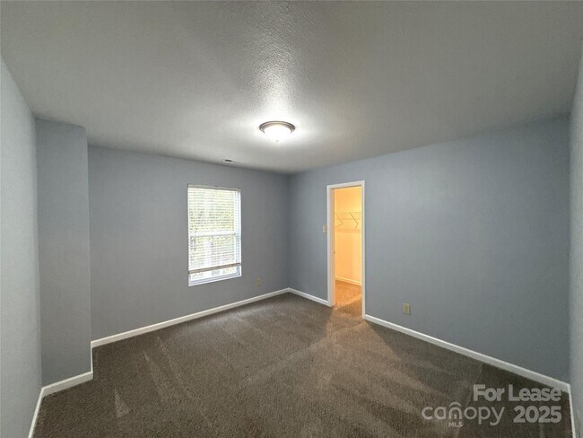 Building Photo - 2937 Royal Fern Ln