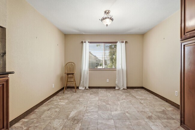 Building Photo - 3137 W 20th Ave