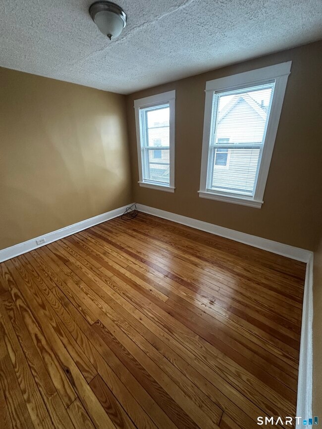 Building Photo - 205 French St