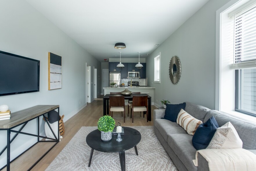 Building Photo - 4410 N Seeley Ave