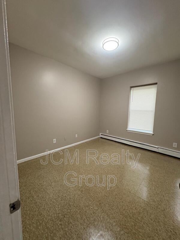 Building Photo - 32 Hartwell St