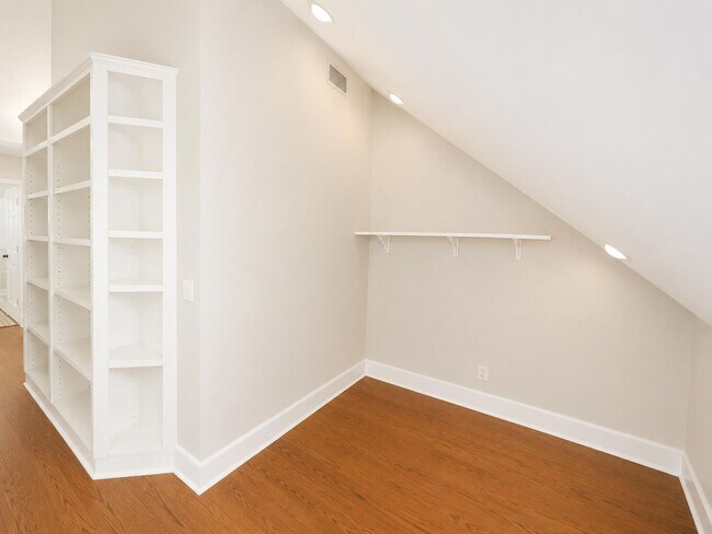 Building Photo - Beautiful Woodward Park 3/3 in Gated Community