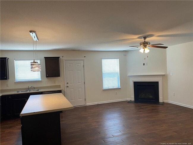 Building Photo - 557 Botanical Ct