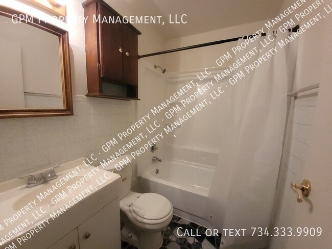 Building Photo - 17375 Harman St