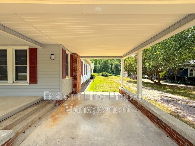 Building Photo - 245 Mt Moriah Church Rd