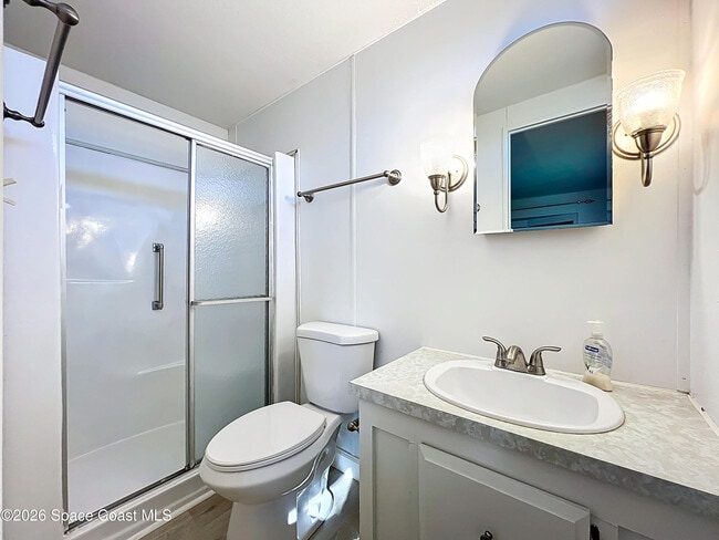 Building Photo - 909 Sequoia St