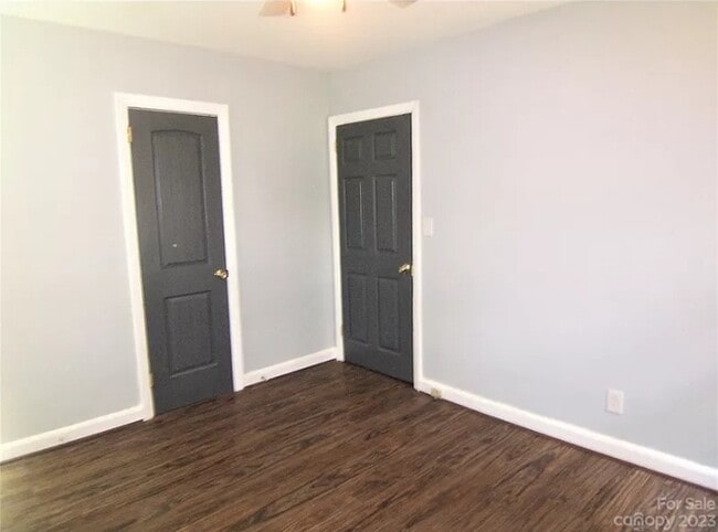 Building Photo - 1722 Kings Rd
