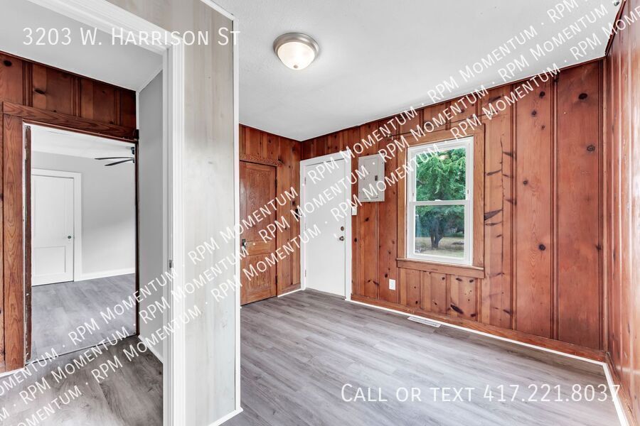 Building Photo - 3203 W Harrison St