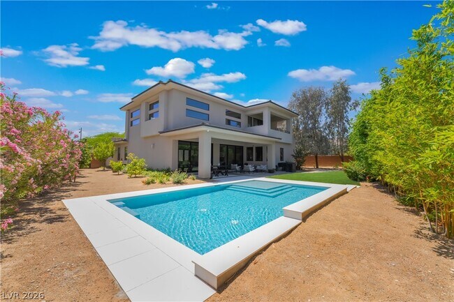 Building Photo - 2 Sugarberry Ln