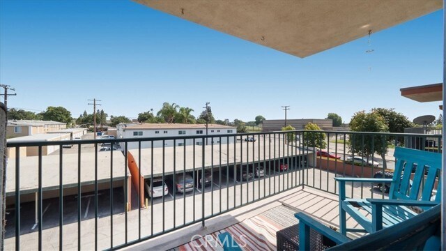 Building Photo - 400 N Acacia Ave