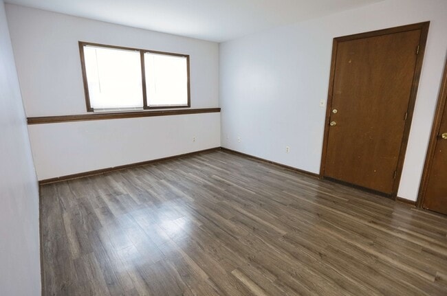 Building Photo - 2037 Andrew St SE