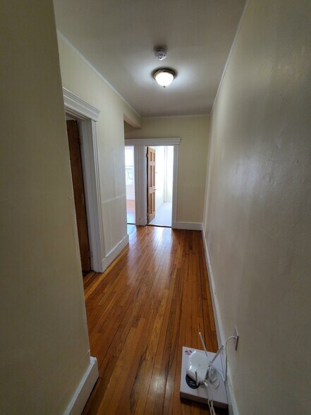 Building Photo - 376 Riverway