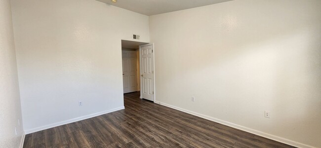 Building Photo - Long Realty & Property Management - 2 Bedr...