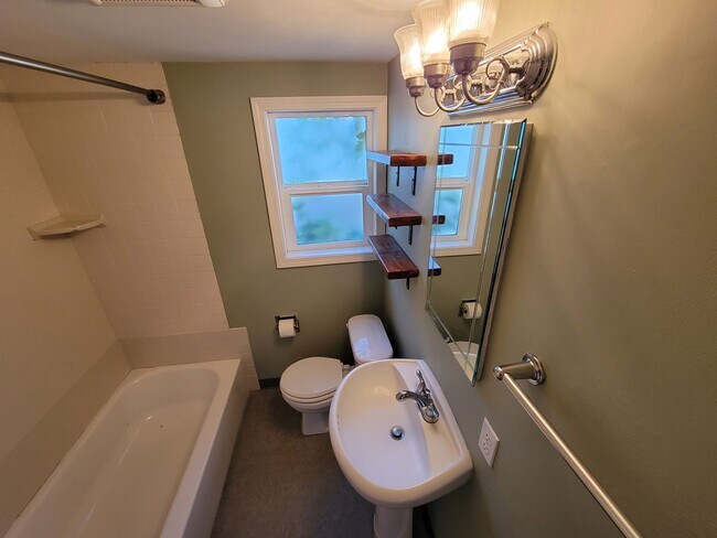 Building Photo - Gorgeous Oasis in Licton Springs Available...