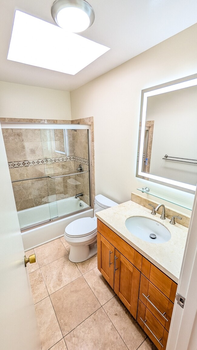 Building Photo - 3321 26th St