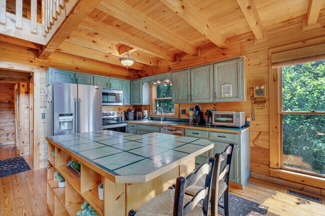 Building Photo - 150 Arrow Way