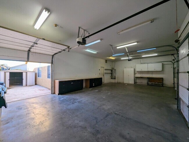 Building Photo - 3310 W Latona Rd