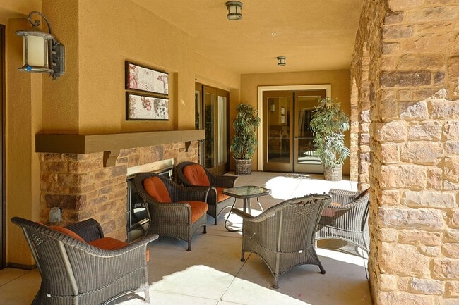 Building Photo - Fully Furnished 2-Bed, 2.5-Bath Home with ...