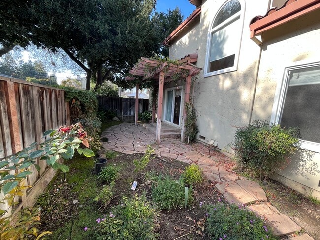 Building Photo - 4 bed/3 bath Ponderosa Park Home in Sunnyvale for Rent  (COMING SOON)