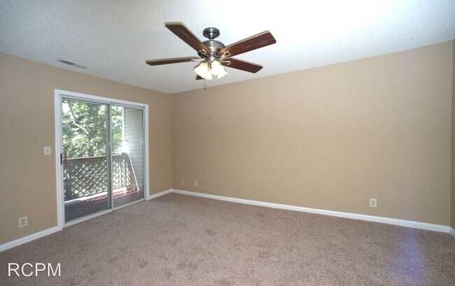 Building Photo - 2 br, 2 bath House - 1039 Stones Throw