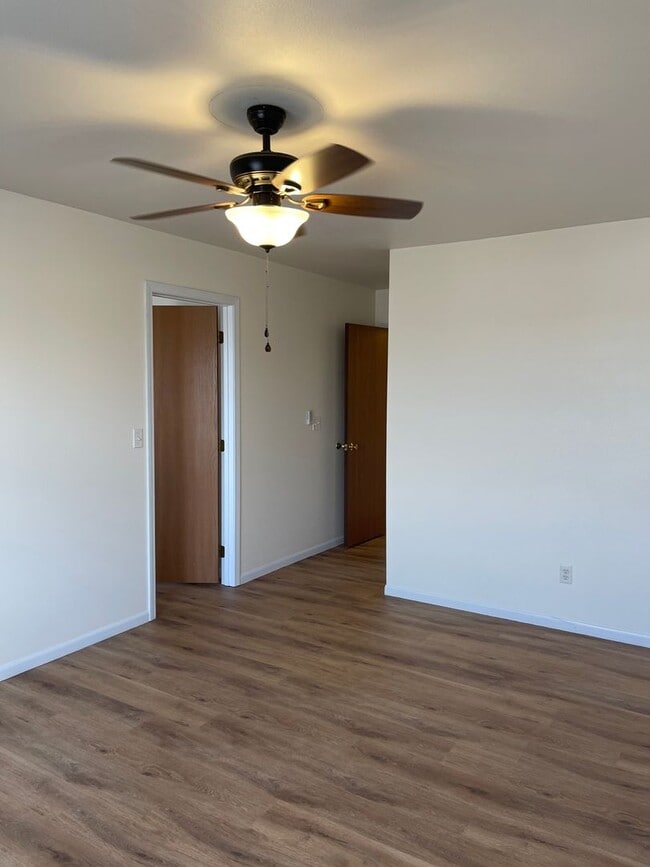 Building Photo - 16830 Huntington Ln