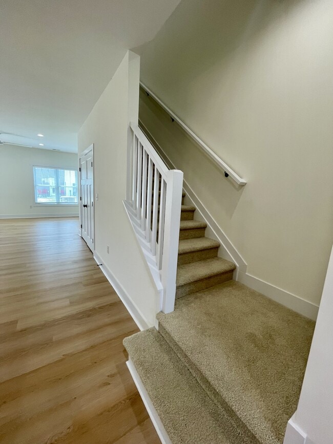 Building Photo - 556 Leesville Rd