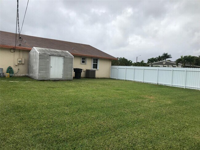 Building Photo - 216 SW 7th St