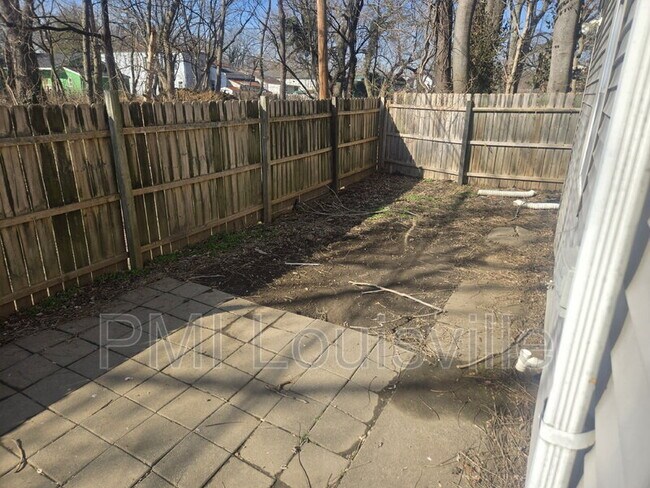 Building Photo - 616 N 28th St