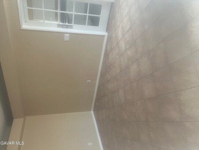 Building Photo - 325 Rainbow Terrace