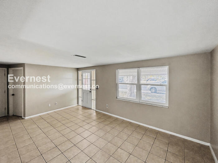 Building Photo - 2412 Arcadia Rd