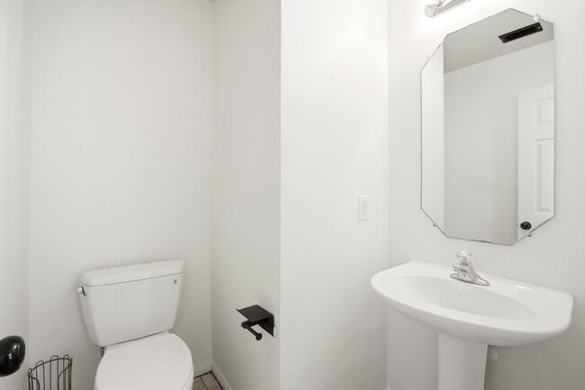 Building Photo - 3906 Tigris Ridge Dr