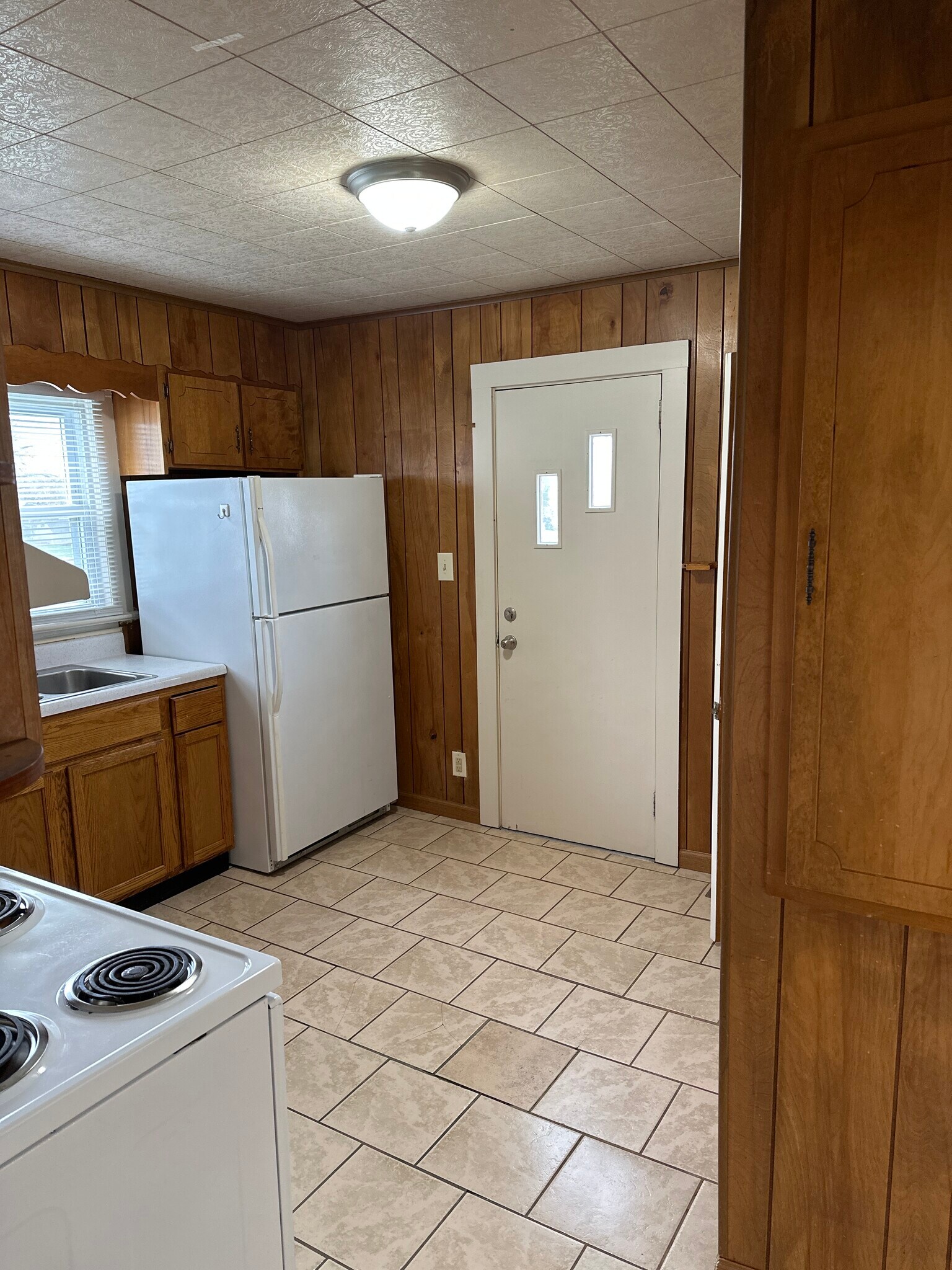 Building Photo - 205 Unaka St