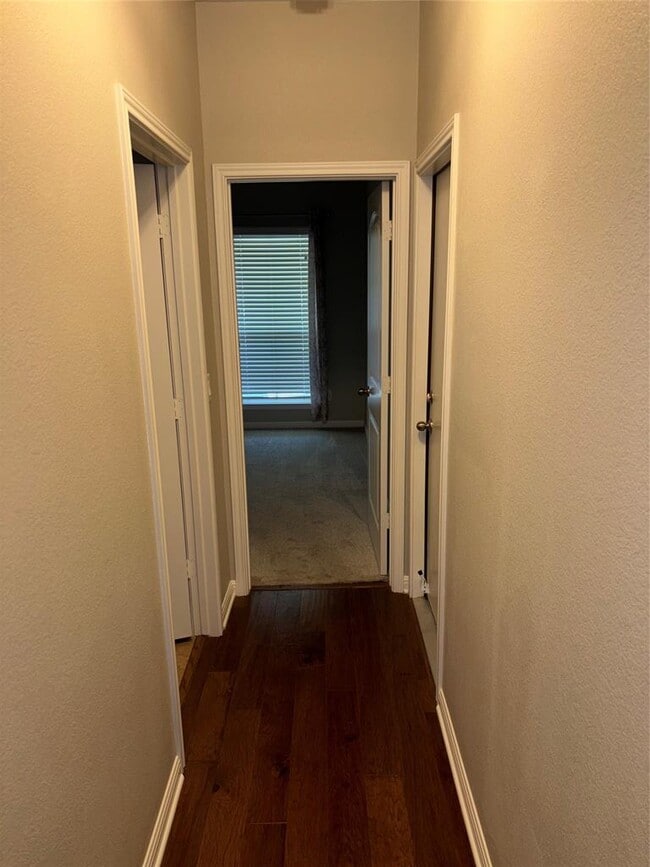 Building Photo - 634 River Bluff Cir