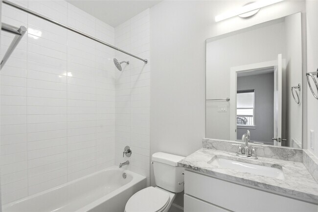 Building Photo - 849 Fisher St