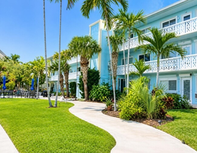 Building Photo - 455 Golden Isles Dr