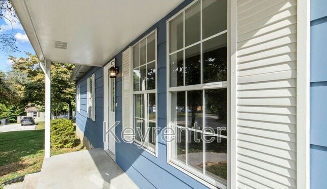 Building Photo - 6600 Woodcock Cir