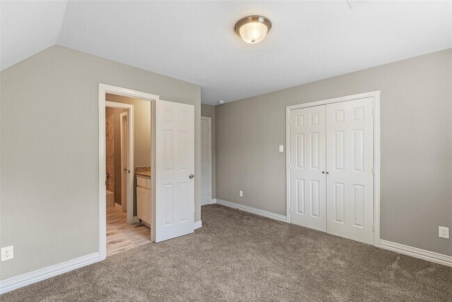 Building Photo - 7638 Bronze Trail Dr