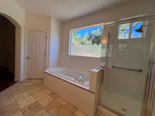 Building Photo - 3/2/2 Gorgeous Home In Gardnerville - Ruhe...