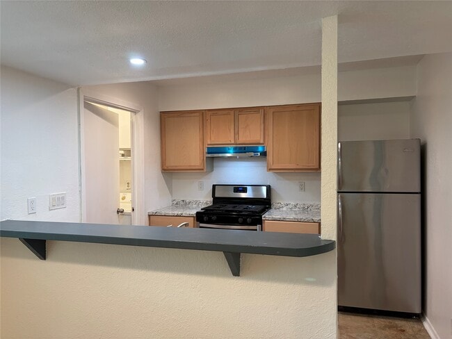 Building Photo - 6800 Trendal Ln