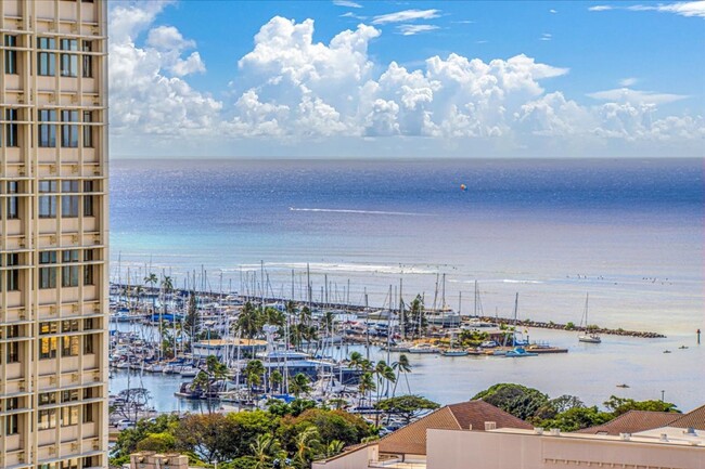 Building Photo - Sky Ala Moana 2307