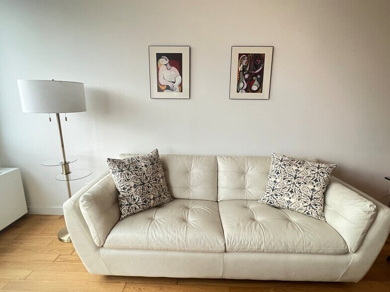 Building Photo - 676 Amsterdam Ave