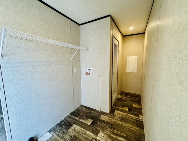 Building Photo - 123 Blissful Ct