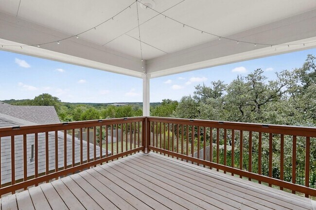 Building Photo - 1008 Summer Gln