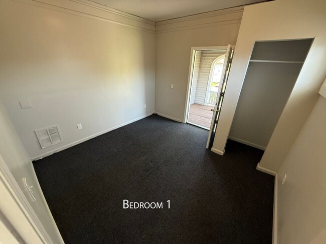Building Photo - 27 Carthage Dr