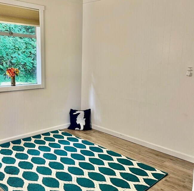 Building Photo - 2 bed condo w/