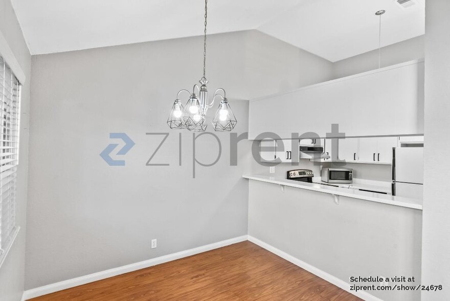 Building Photo - 374 Coyote Creek Cir