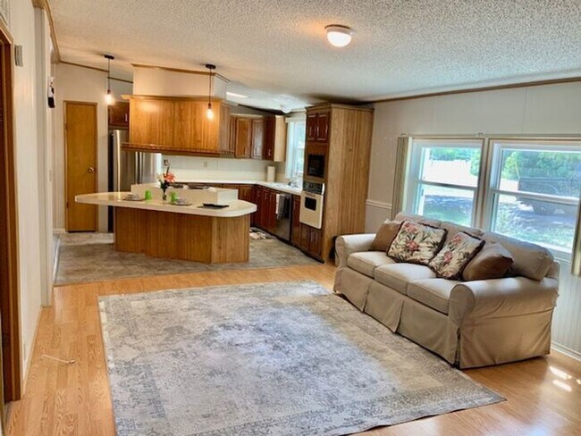 Building Photo - 2/2 Lady Lake Home