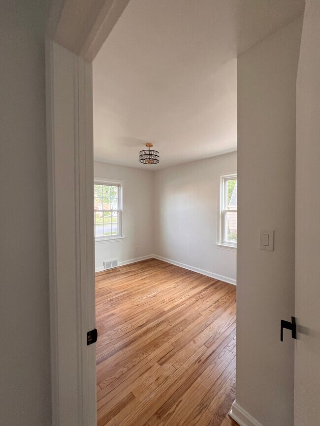 Building Photo - 1514 Parker Dr