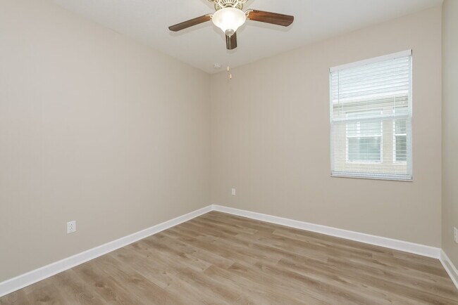 Building Photo - 14279 Blue Dasher Dr